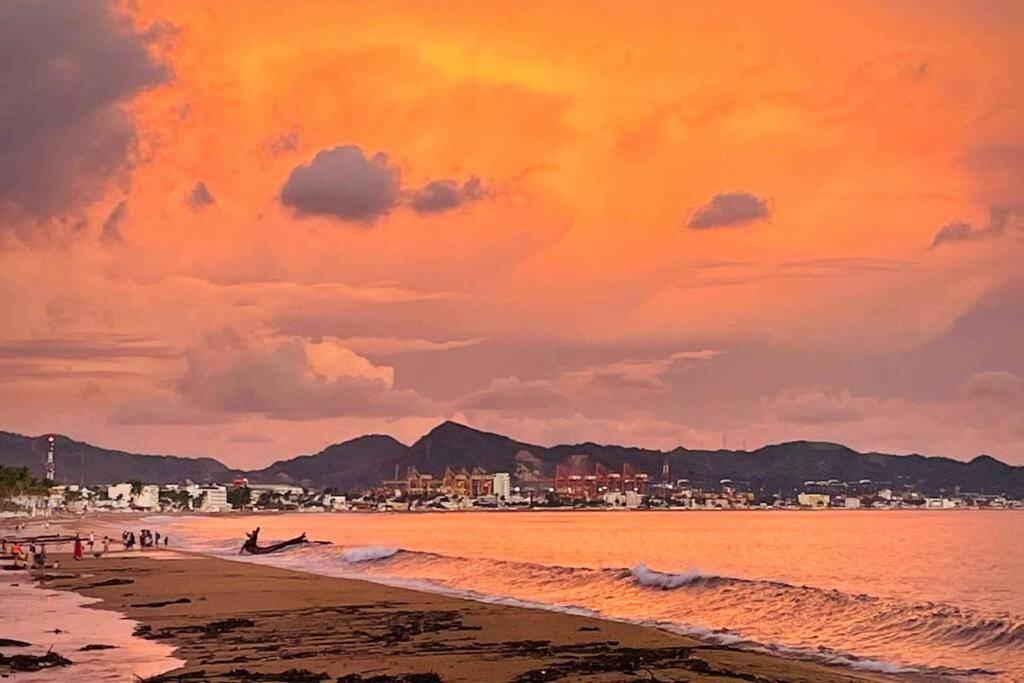 Espectacular Apto A Pie De Playa Con Vista Al Mar マンサニージョ エクステリア 写真